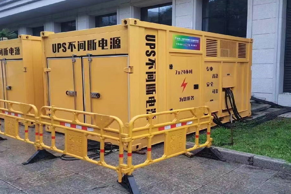 新安发电机租赁施工现场